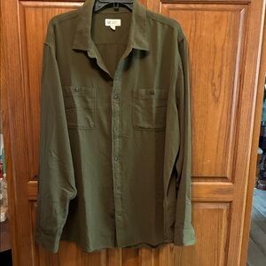 Gap Men’s long sleeved forest green button down size xl